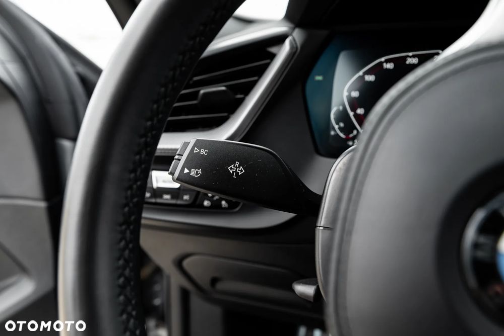 BMW Seria 2 218i - 22