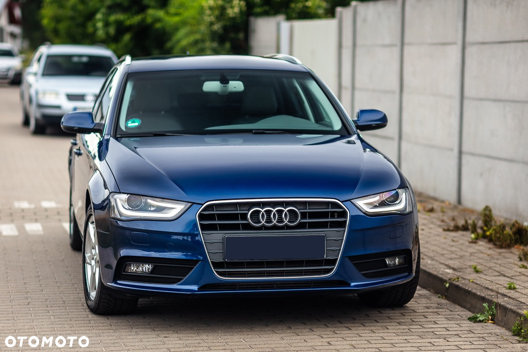 Audi A4 Avant 2.0 TDI DPF Ambiente - 12