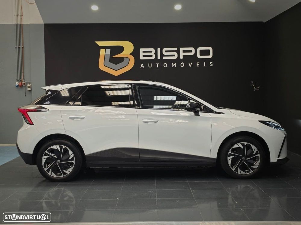 MG MG4 64 kWh Luxury - 6