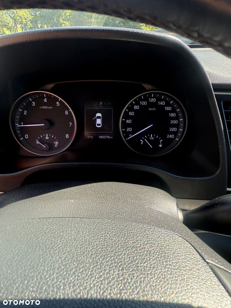 Hyundai Elantra - 27