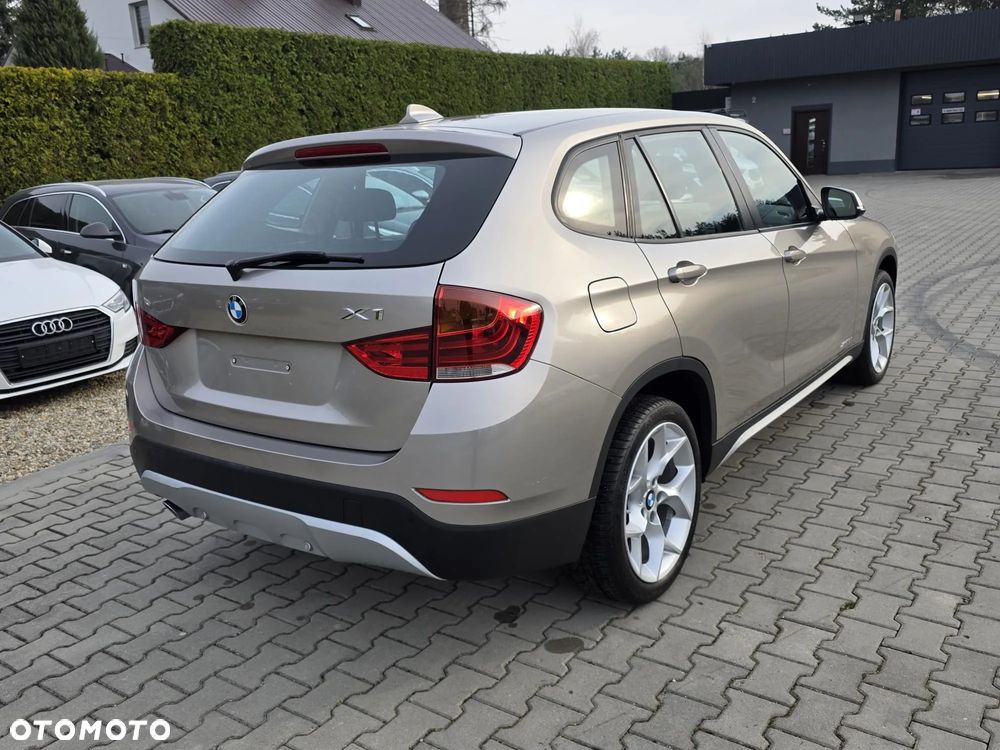 BMW X1 xDrive18d xLine - 10