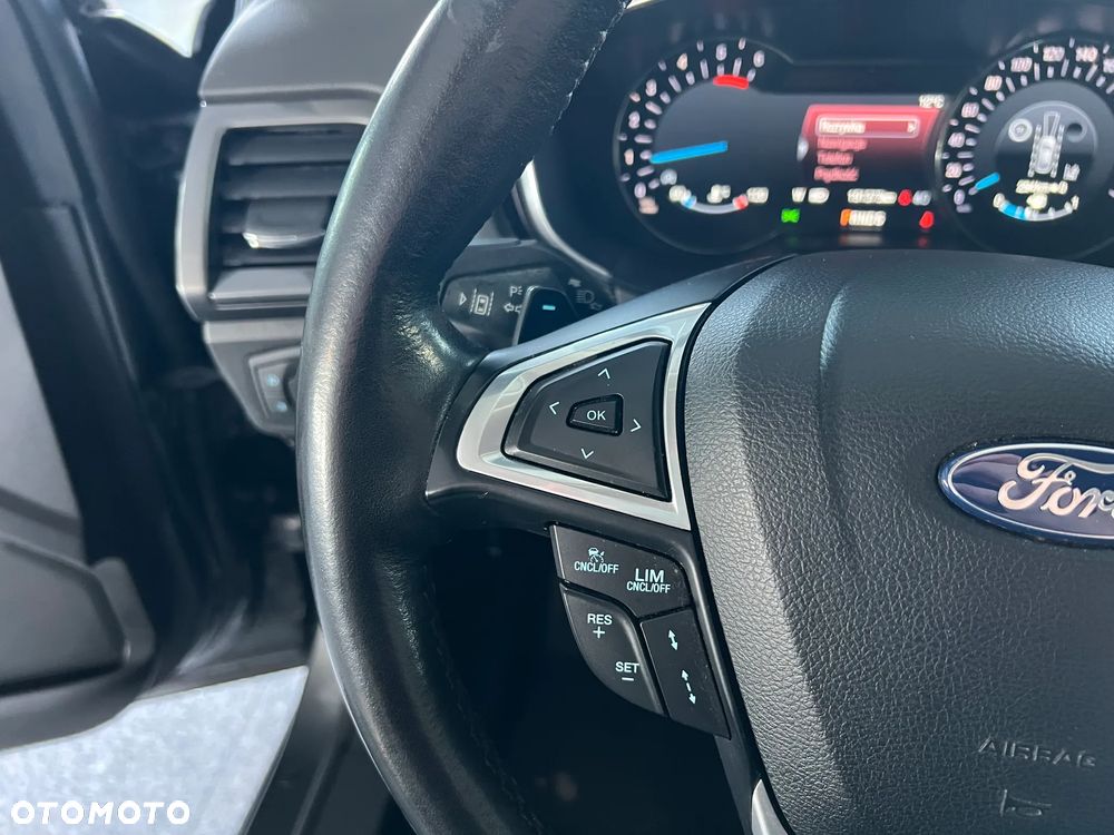 Ford Mondeo 2.0 EcoBlue Titanium - 24