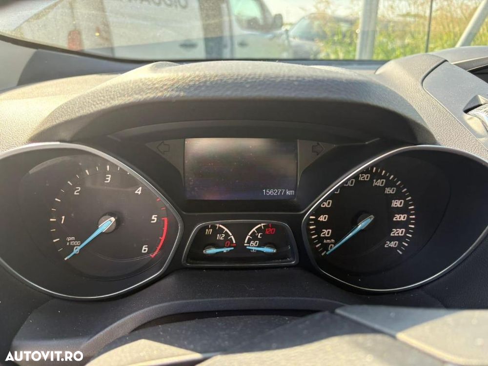 Ford Kuga 2.0 TDCi Powershift 4WD Titanium - 8
