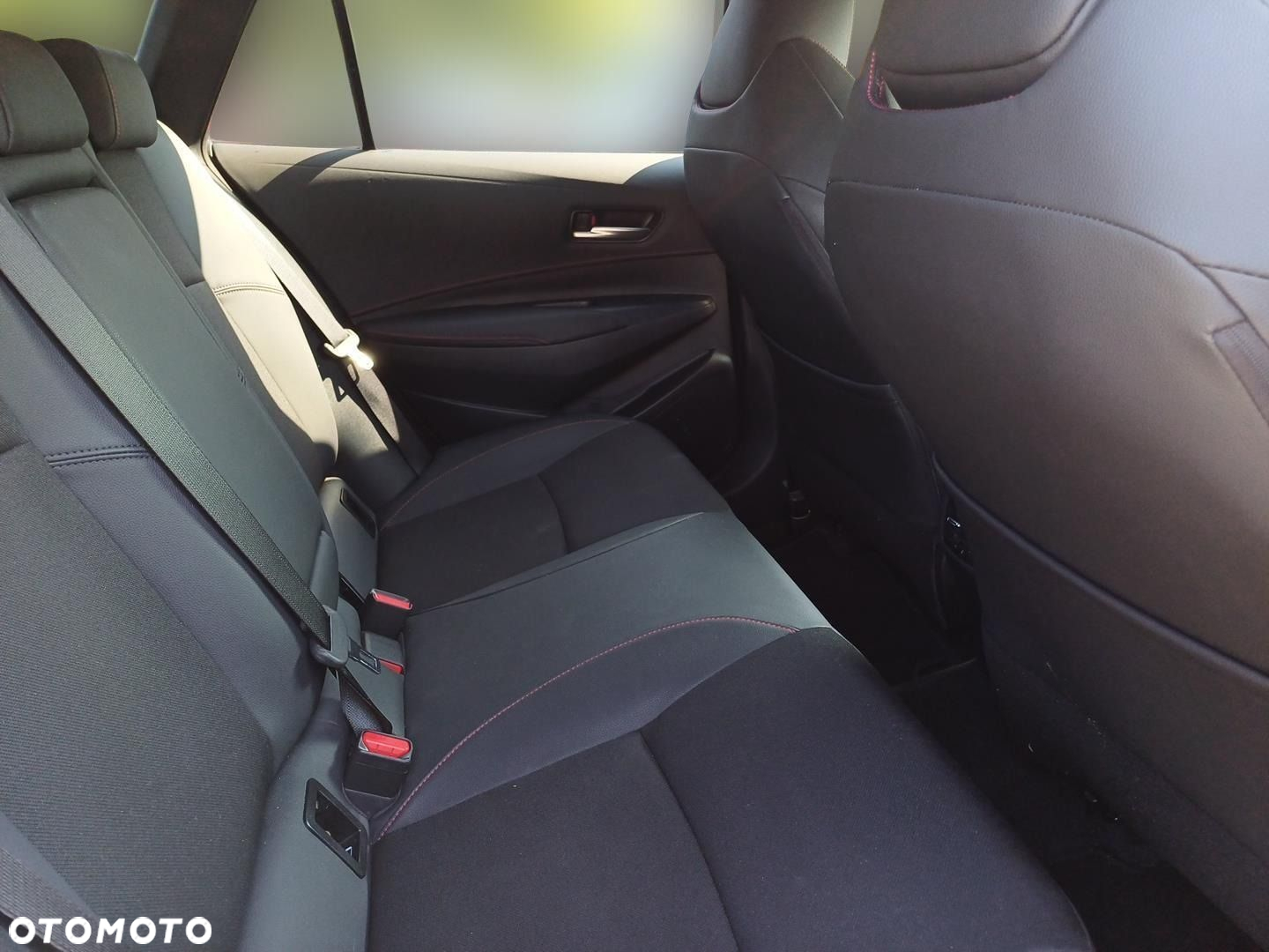 Toyota Corolla 1.8 Hybrid GR Sport Dynamic - 10