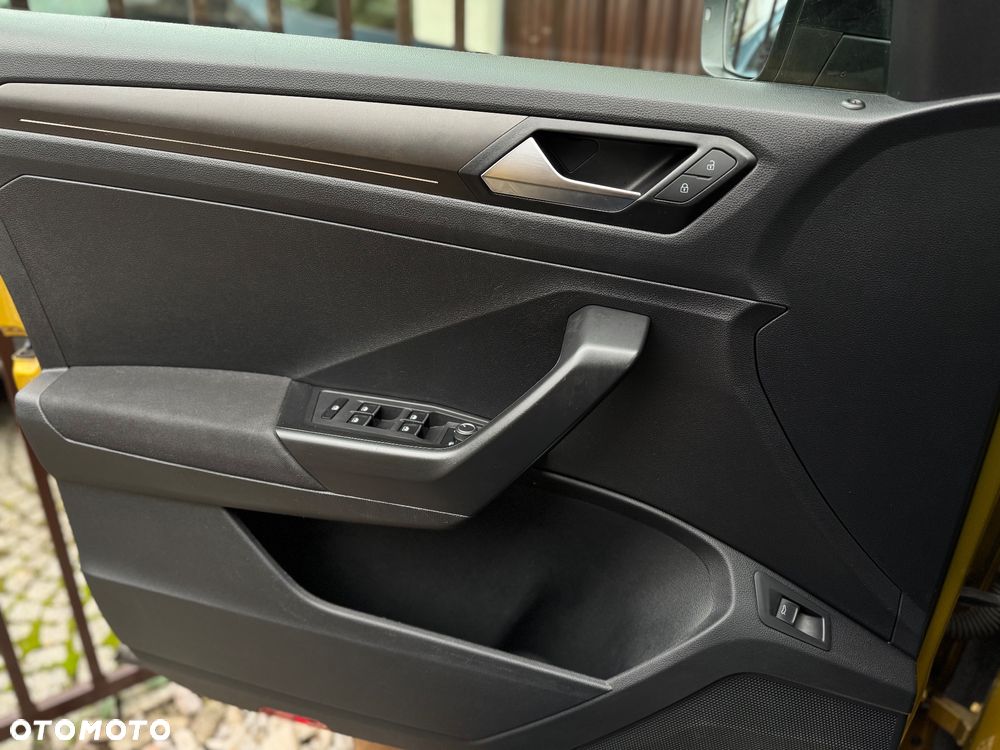 Volkswagen T-Roc - 22