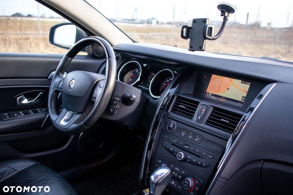 Renault Latitude - 12