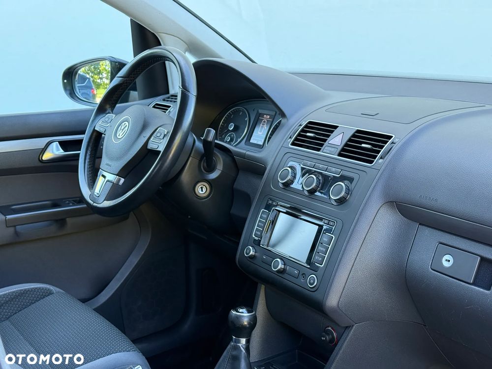 Volkswagen Touran 1.6 TDI BMT Comfortline - 25