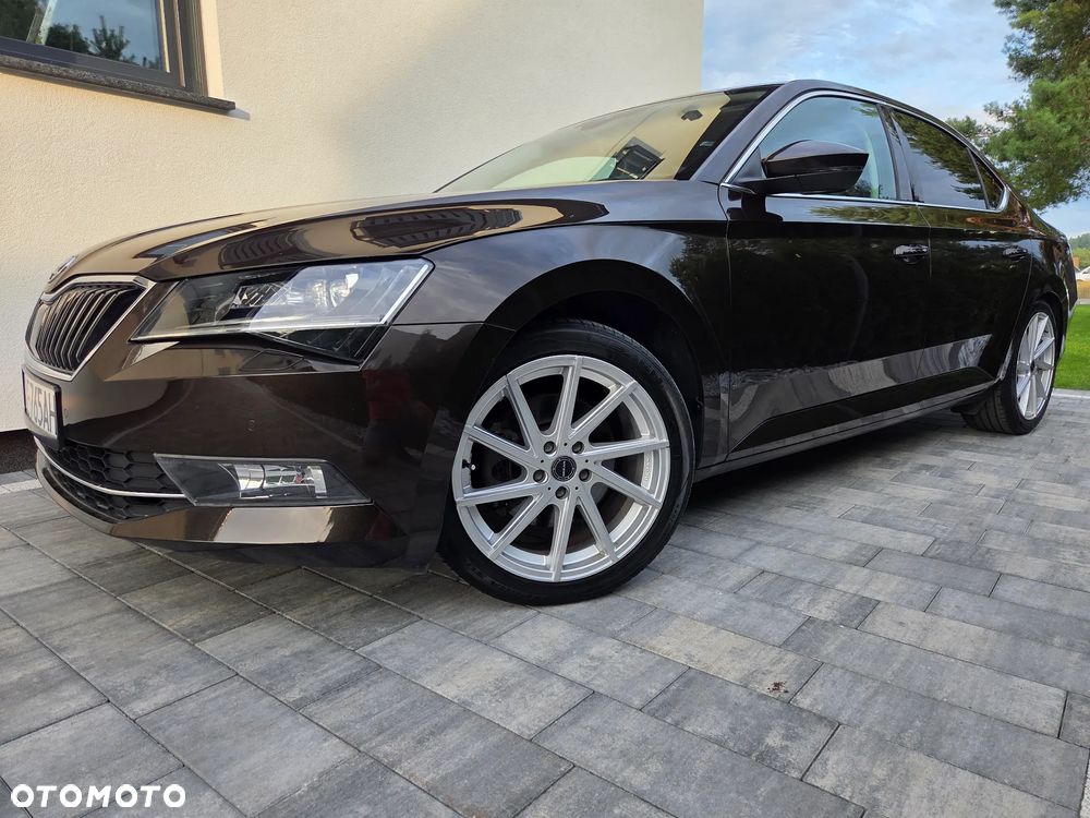 Skoda Superb 2.0 TDI DSG Premium Edition - 20