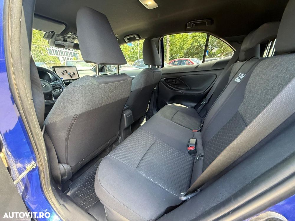 Toyota Yaris Cross 1.5 VVT-i HSD 4x4 Dynamic - 9
