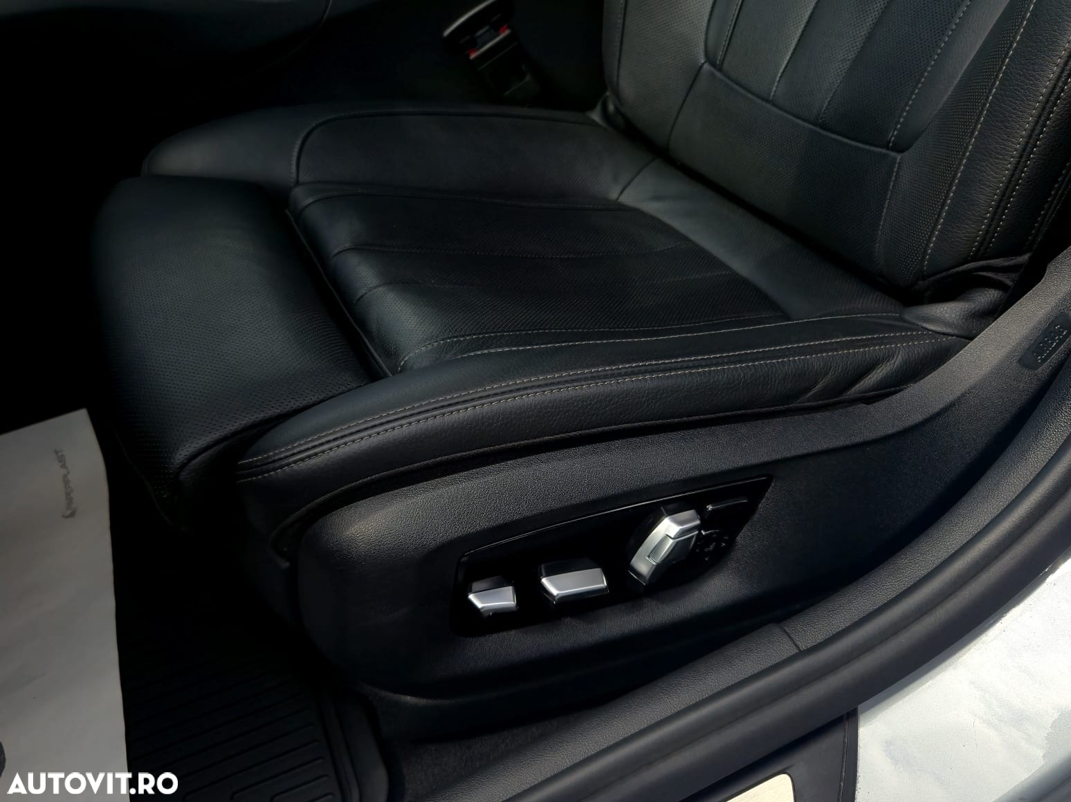 BMW Seria 5 520d Touring Aut. Luxury Line - 11