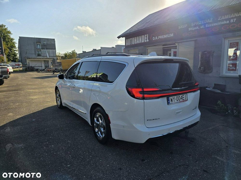 Chrysler Pacifica - 8