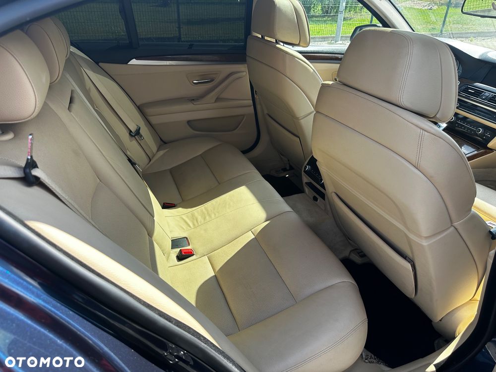 BMW Seria 5 528i - 17