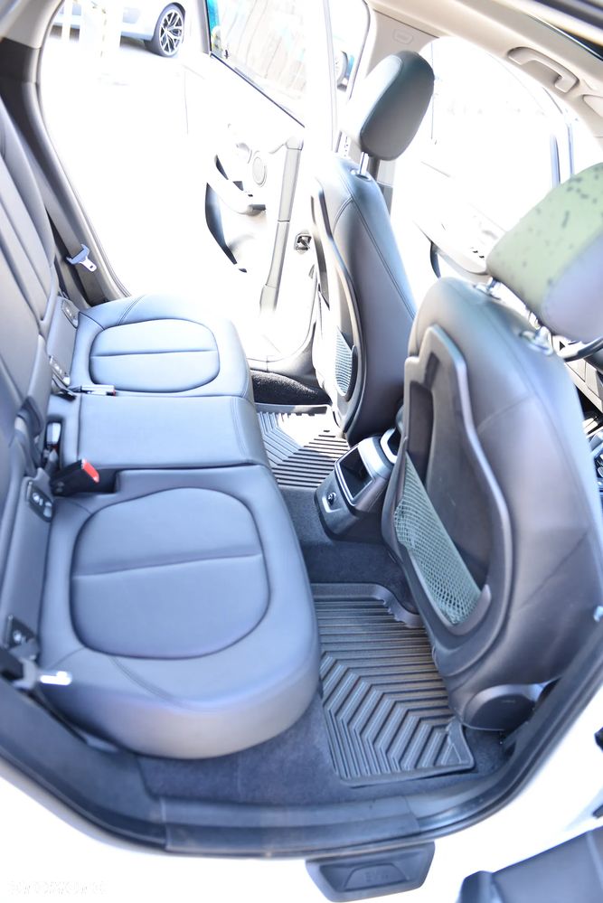 BMW Seria 2 218d - 7