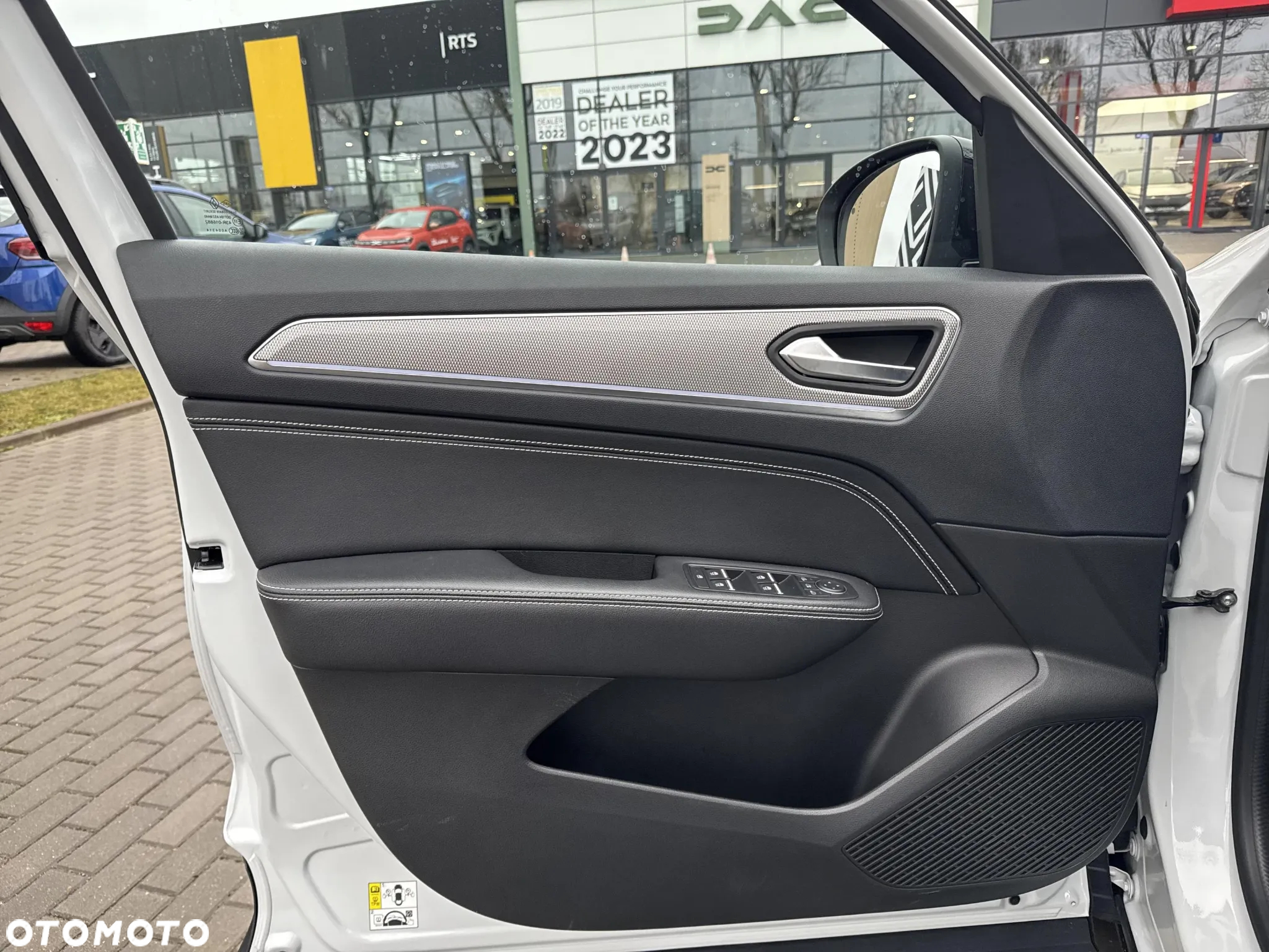 Renault Arkana 1.6 E-TECH Intens MMT - 9