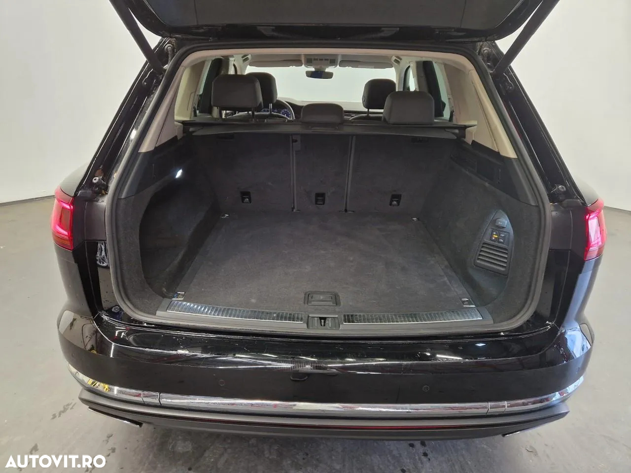 Volkswagen Touareg 3.0 V6 TDI 4Motion DPF Automatik Atmosphere - 4