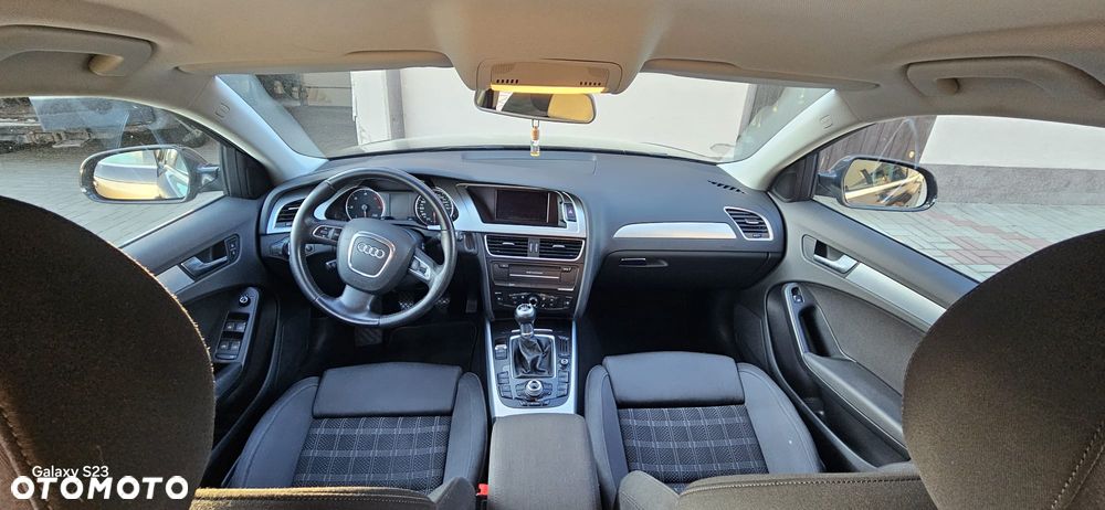 Audi A4 Avant 2.0 TDI - 9