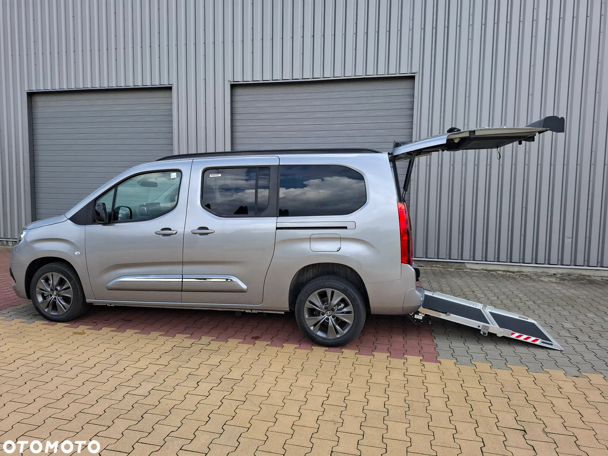 Toyota Proace City Verso Long 1.5 D-4D Family - 10