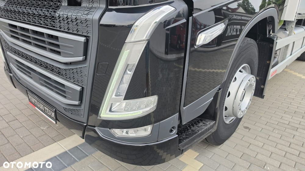 Volvo ///FH///460///2023///GLOBETROTTER/// XXL///HDS///HIAB///WECON///CHWYTAK/// ROTATOR///WAGA///JEDYNE 125 TYŚ KM/// PRZYCZEPA///FULL LED///VIRTUAL COCPIT/// STAN JAK NOWY. - 19