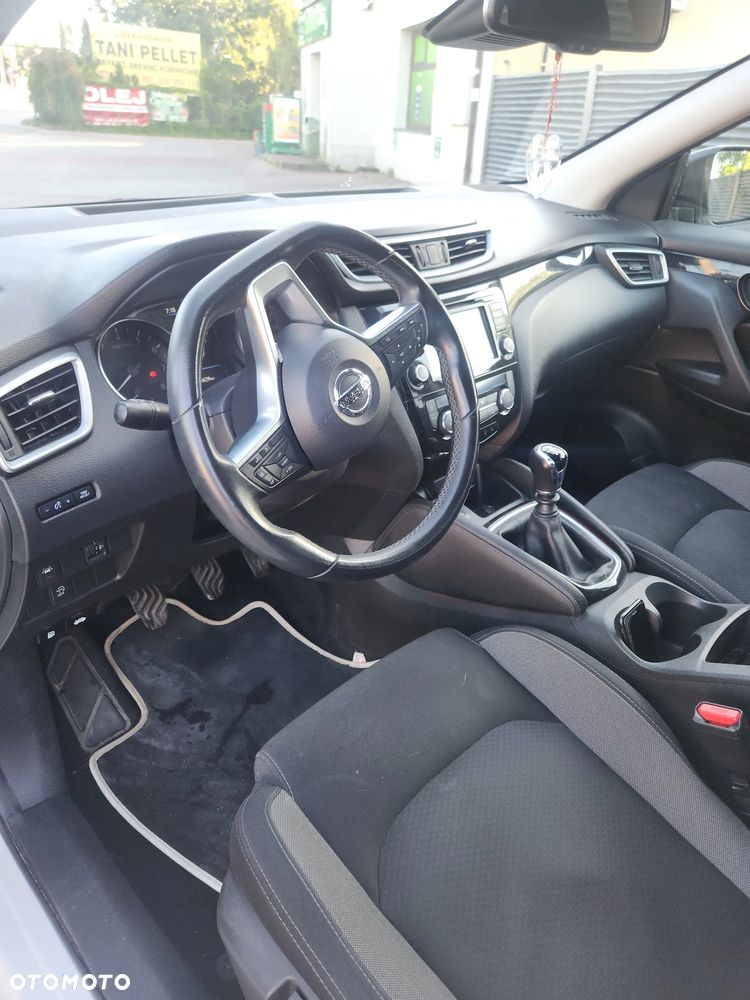 Nissan Qashqai 1.3 DIG-T ZAMA - 9