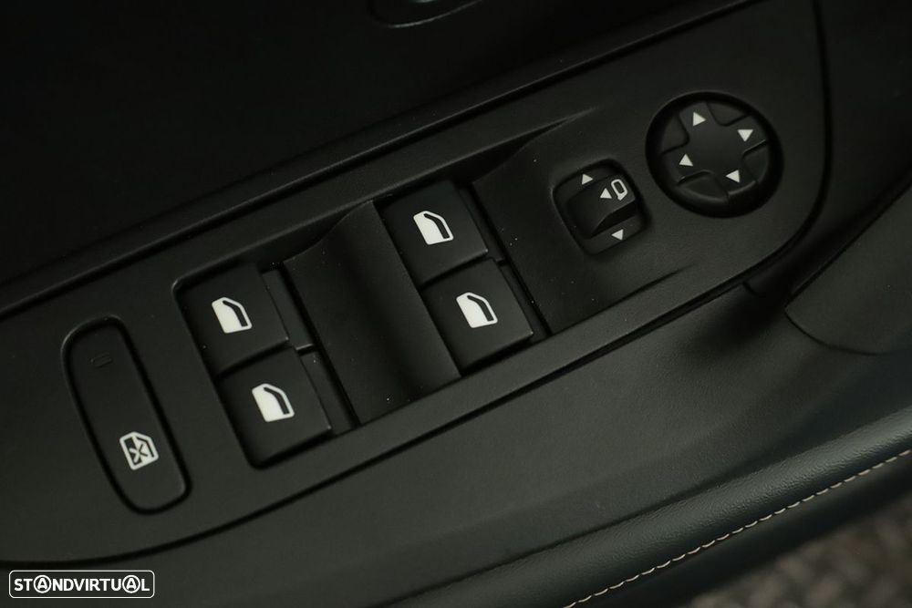 Peugeot 2008 1.2 PureTech Allure - 20