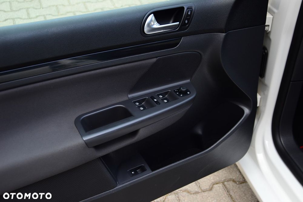 Volkswagen Golf - 21