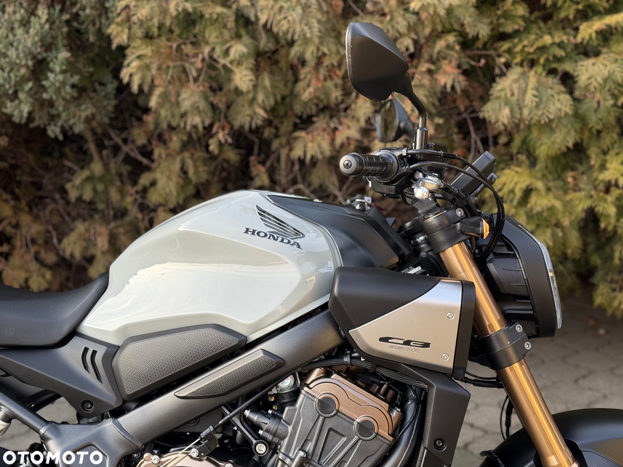 Honda CB - 12