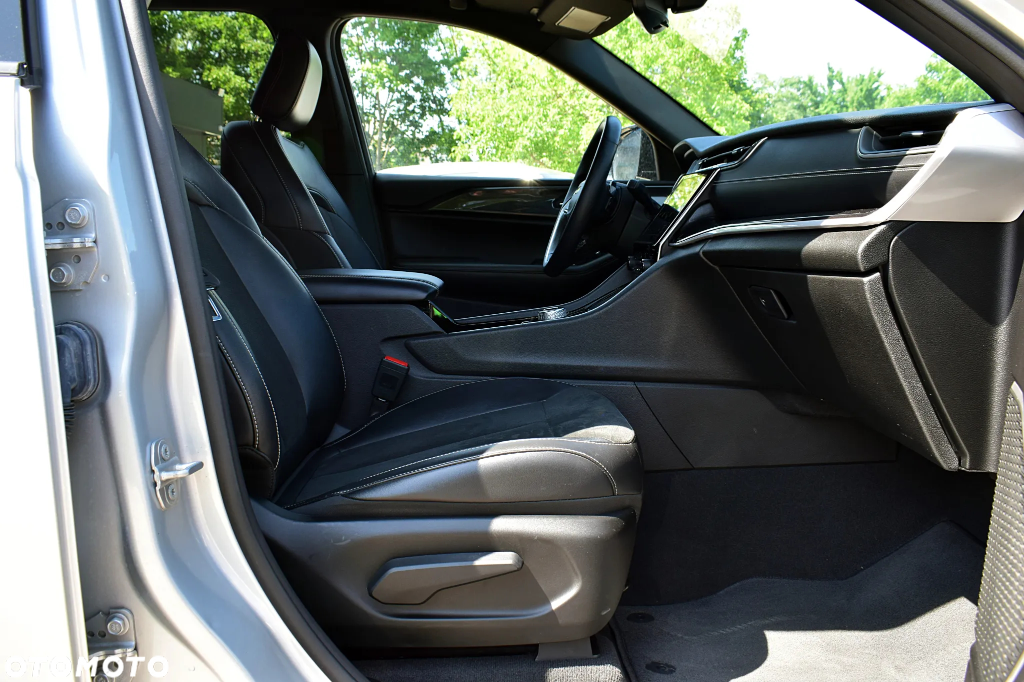 Jeep Grand Cherokee - 10
