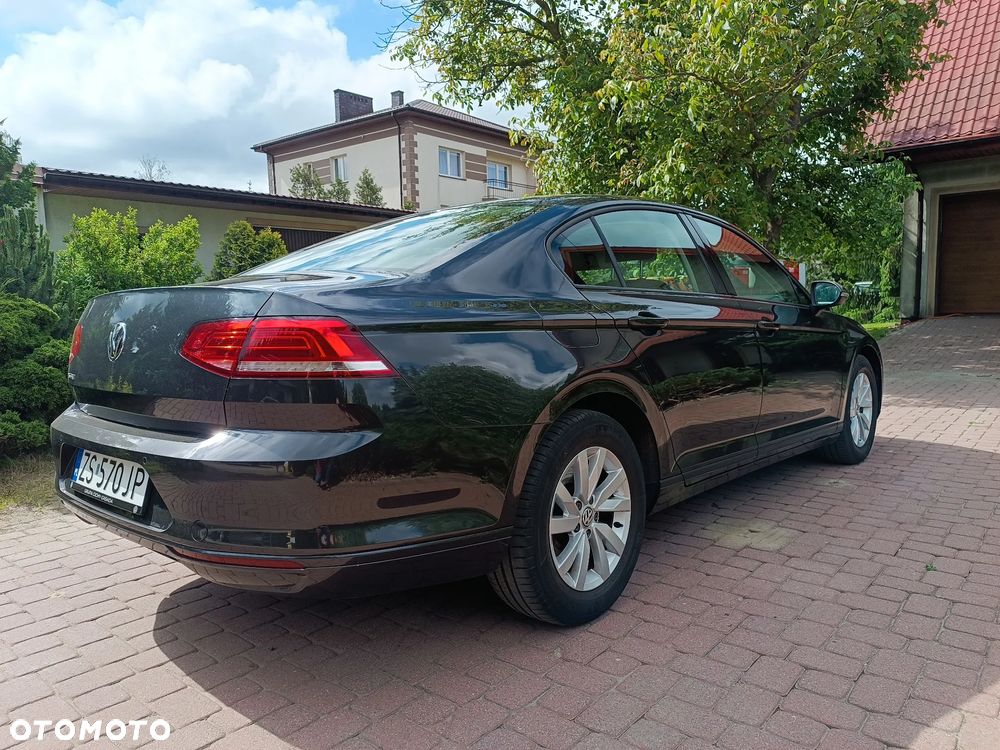 Volkswagen Passat 1.4 TSI BMT Trendline - 19