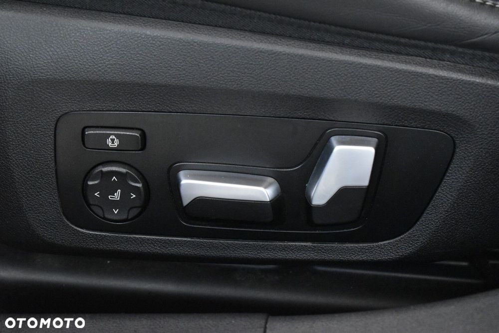 BMW Seria 3 330i xDrive M Sport sport - 13