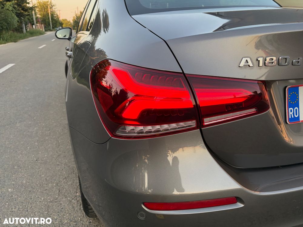 Mercedes-Benz A 180 d 8G-DCT - 18