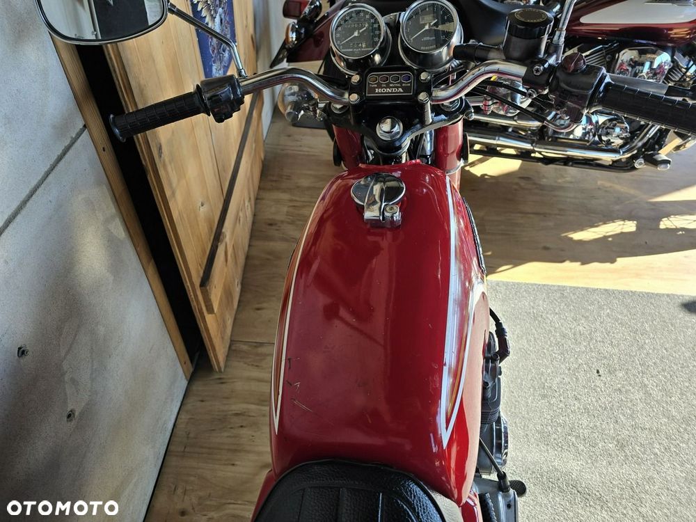 Honda CB - 12