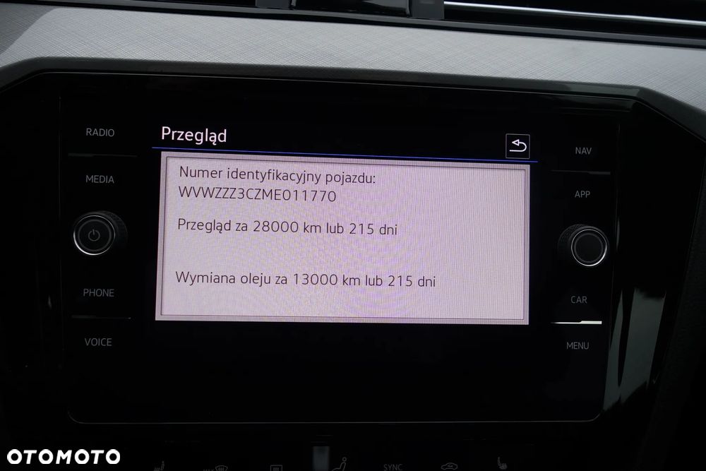Volkswagen Passat Variant 2.0 TDI EVO Business DSG - 24
