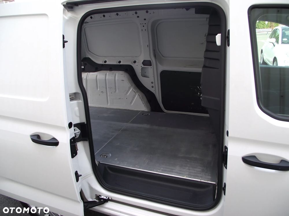 Volkswagen CADDY MAXI - 20