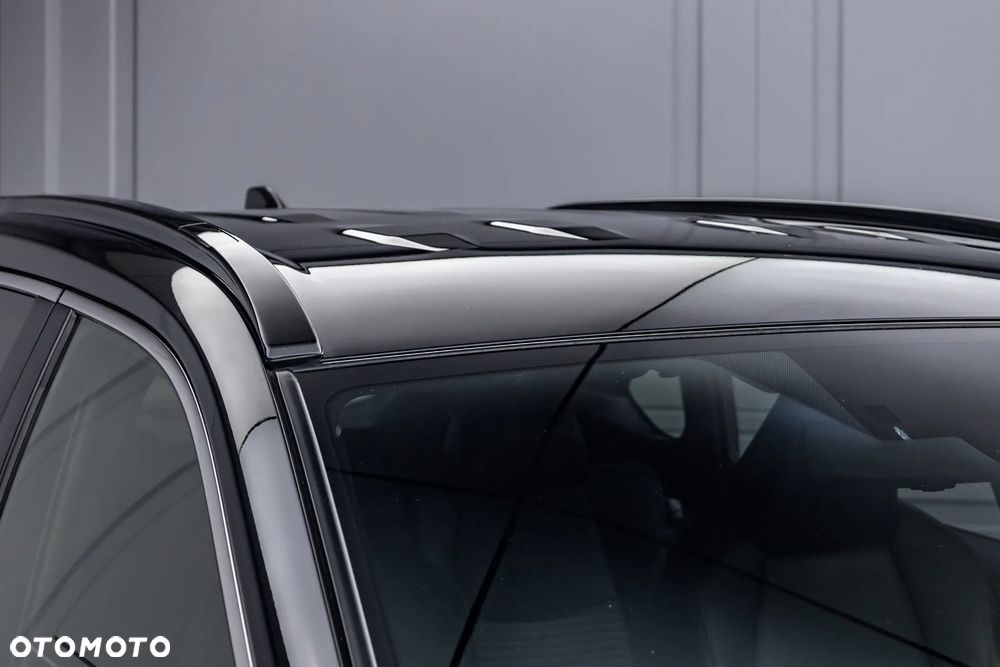 Toyota RAV4 2.5 Hybrid Black Edition by JBL 4x4 - 34