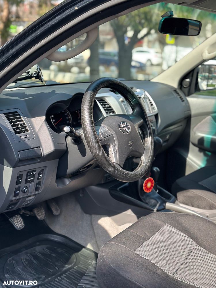 Toyota Hilux 4x4 Cabina Dubla Comfort - 7