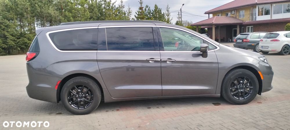 Chrysler Pacifica - 4