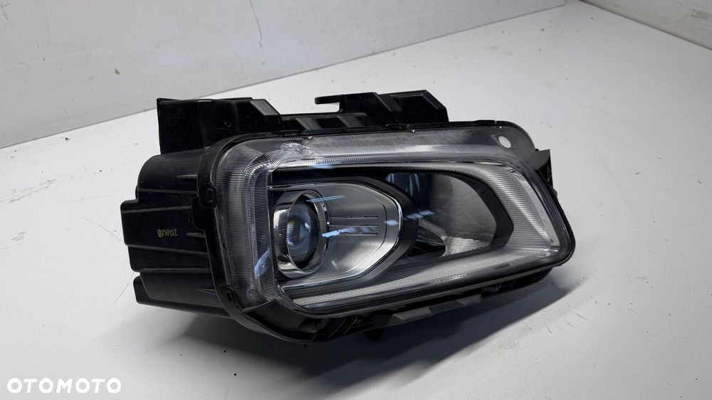 HYUNDAI KONA EV LAMPA PRAWA PRAWY PRZÓD PRZEDNIA ZWYKŁA 18-21 18-21 - 2