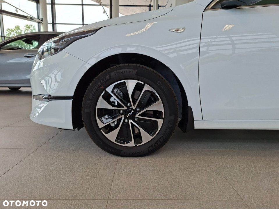 Kia Ceed - 10
