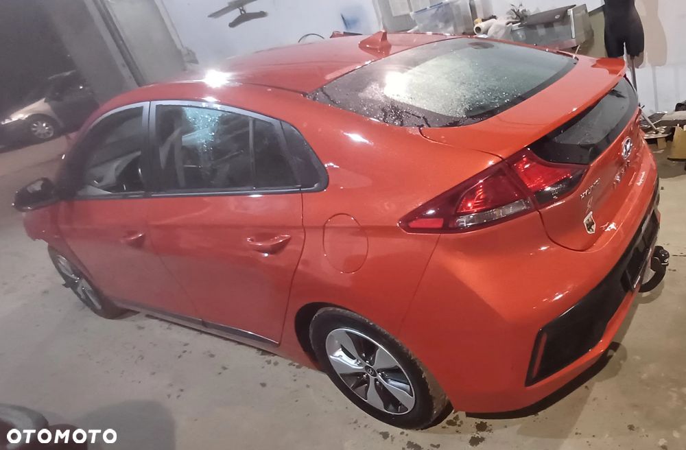 Hyundai IONIQ 1.6 GDI Trend - 2