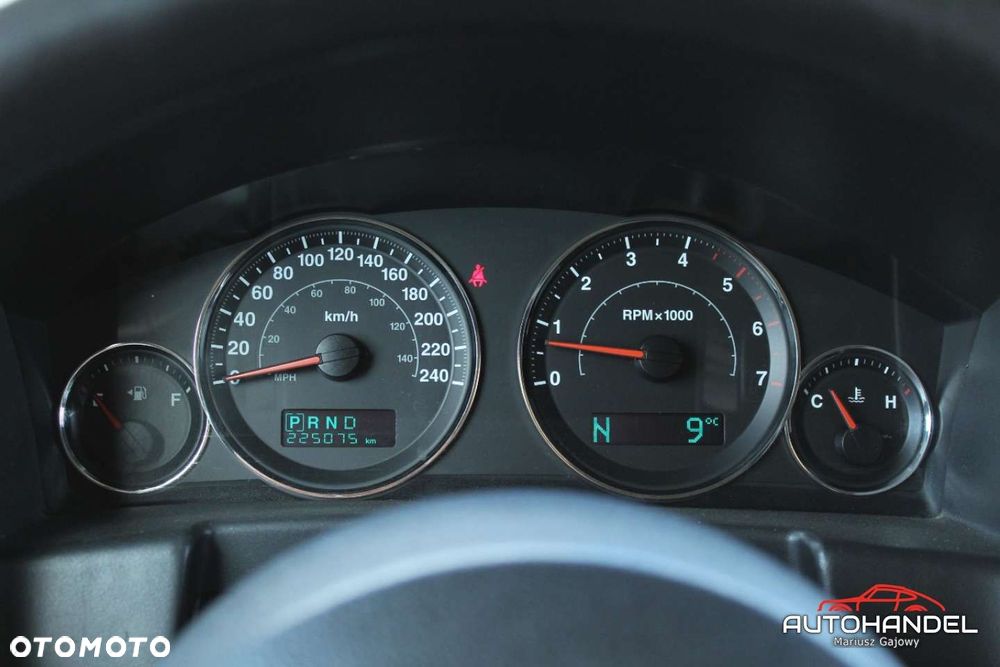 Jeep Commander - 9