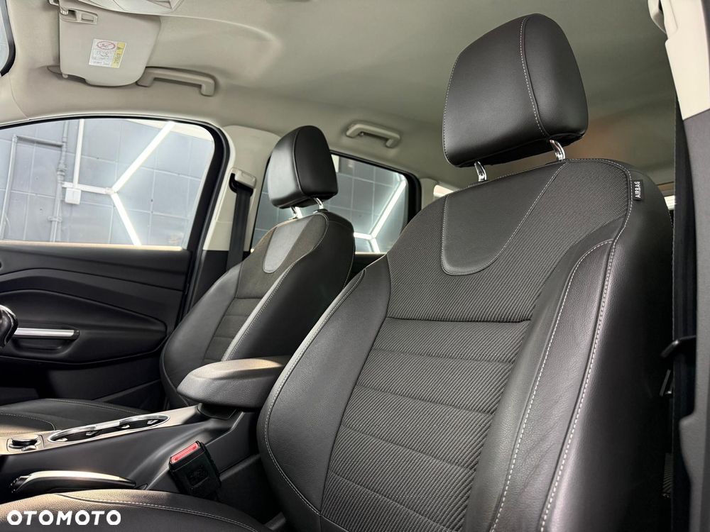Ford Kuga 1.5 EcoBoost 2x4 Titanium - 21