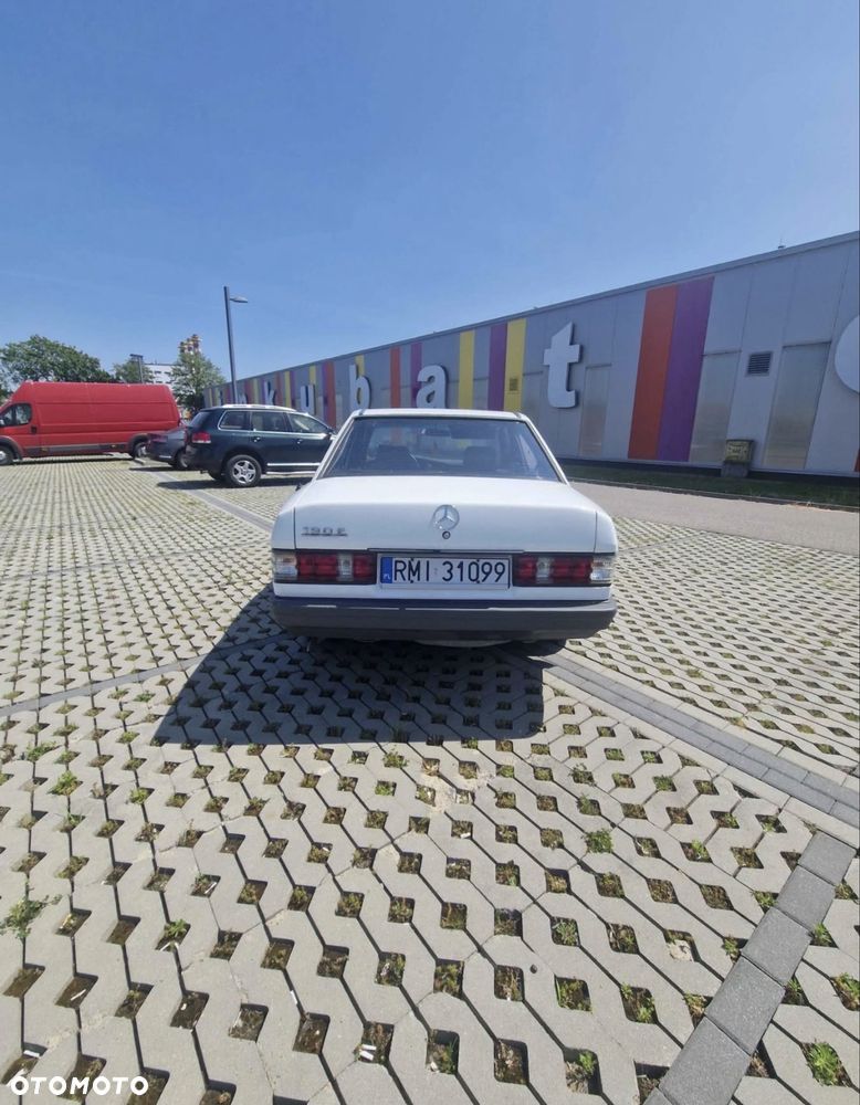 Mercedes-Benz W201 (190) - 4
