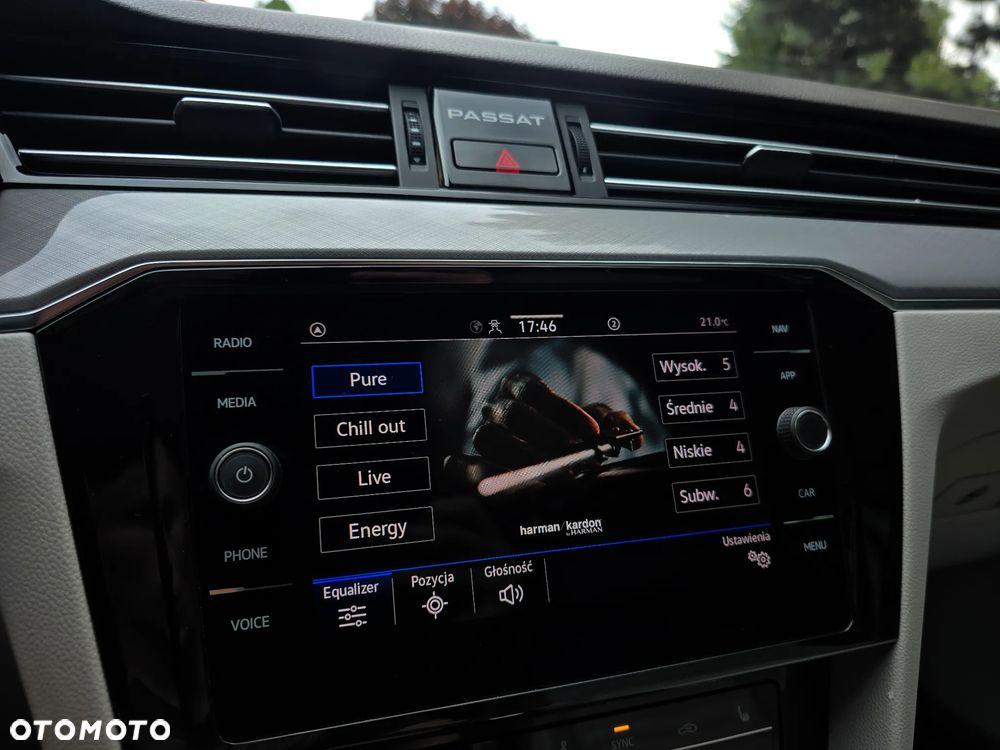 Volkswagen Passat Variant 2.0 TDI EVO Elegance DSG - 23