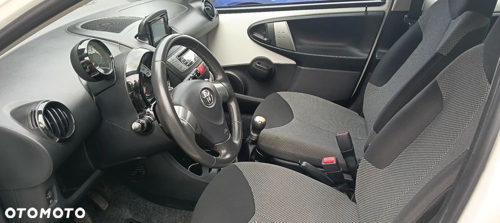 Toyota Aygo x-cite - 16