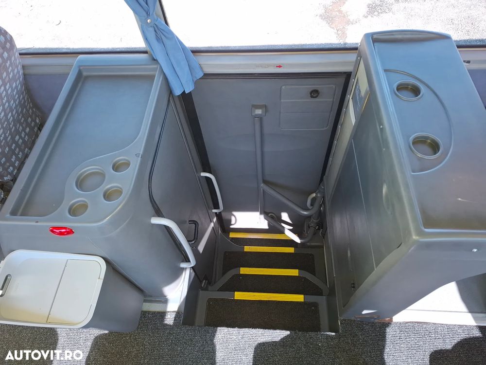 MAN LIONS COACH - 15