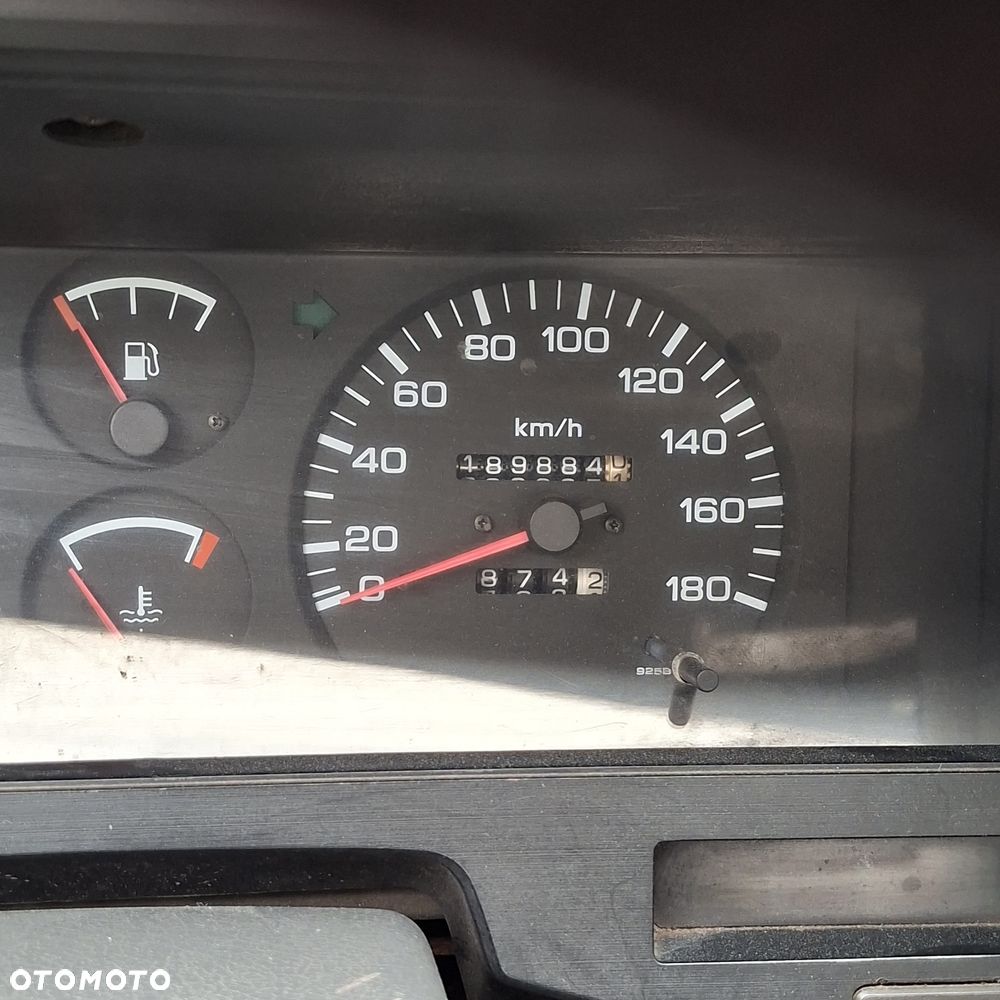 Nissan King Cab - 6