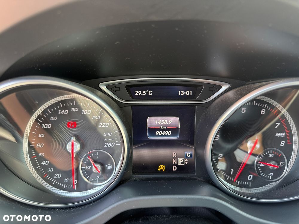 Mercedes-Benz GLA 220 4-Matic AMG Line - 8