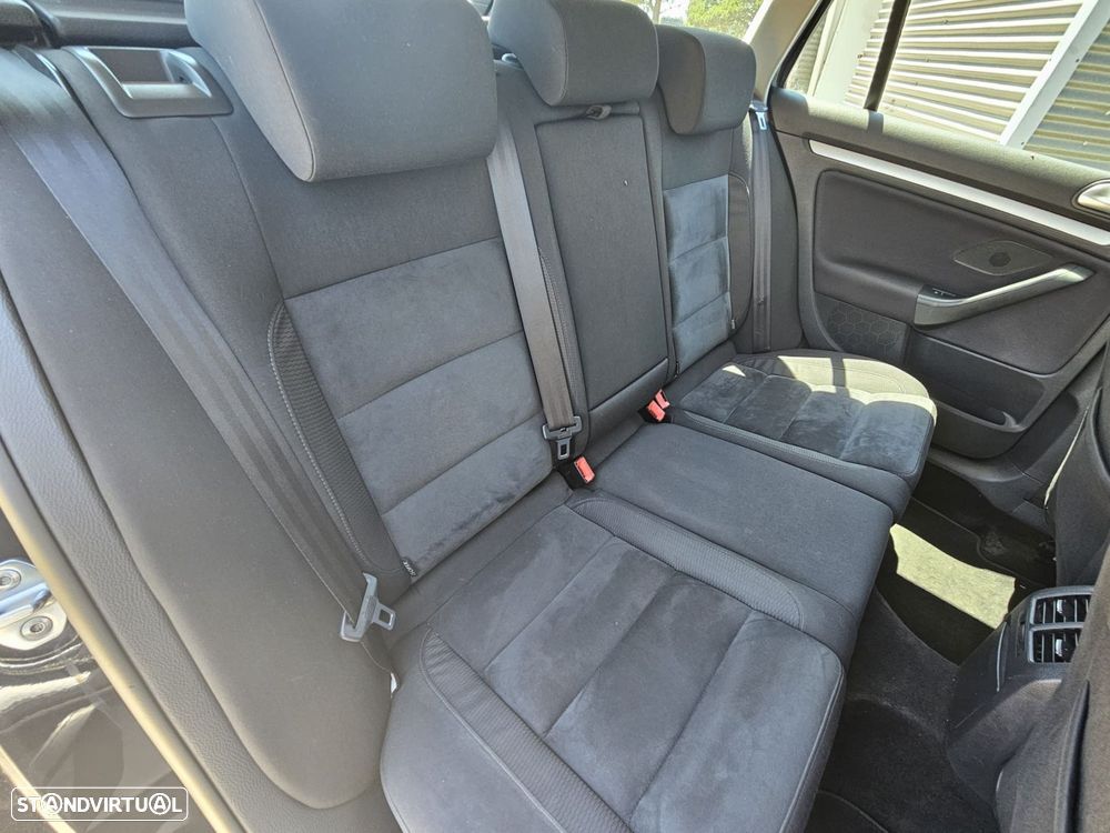 VW Golf Variant 1.6 TDi Highline - 23
