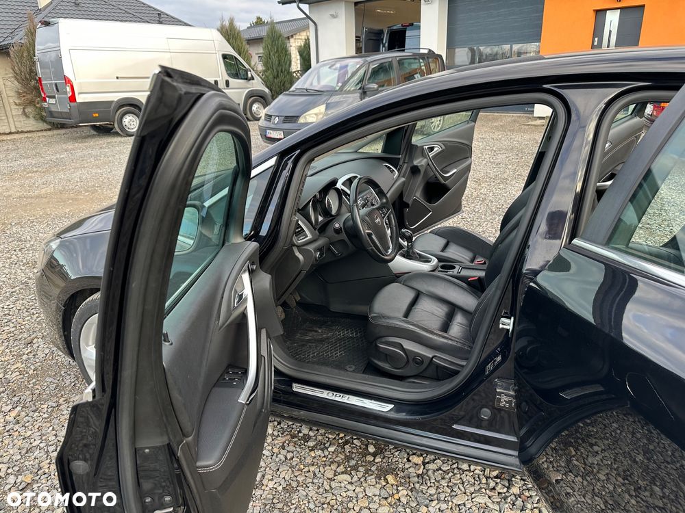 Opel Astra 1.6 T Cosmo - 26