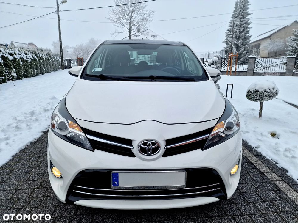 Toyota Verso 1.6 Premium - 12